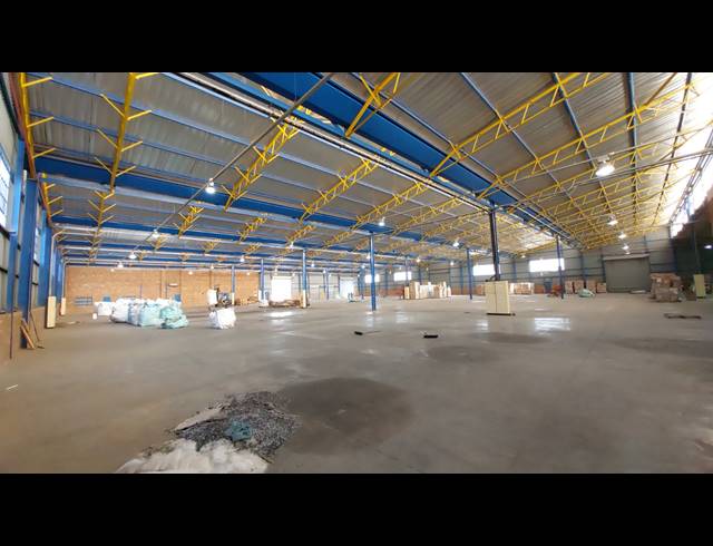 4,616M² WAREHOUSE TO LET IN CLAYVILLE